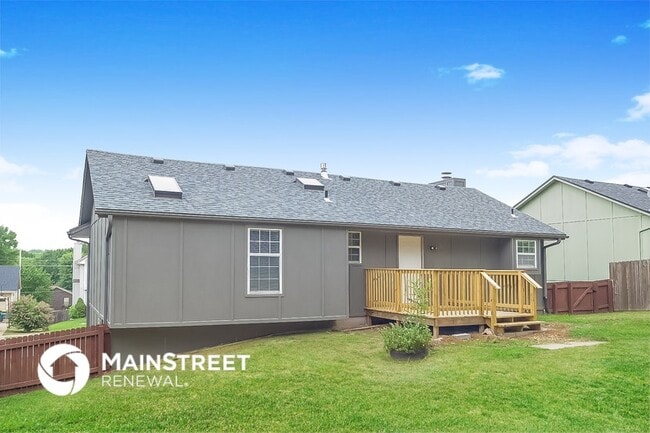 Building Photo - 19305 E 31st Terrace Dr S