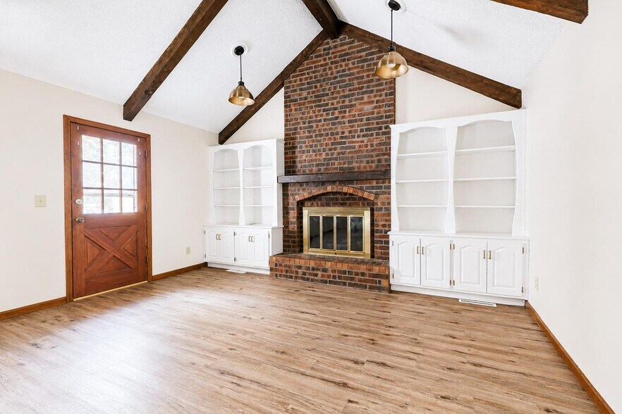 Building Photo - Spacious Shawnee Home Near Mill Creek Streamway Park