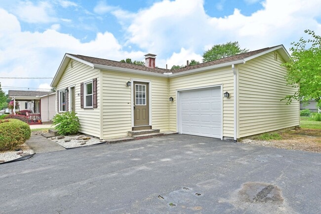 Building Photo - RENTAL AVAILABLE!