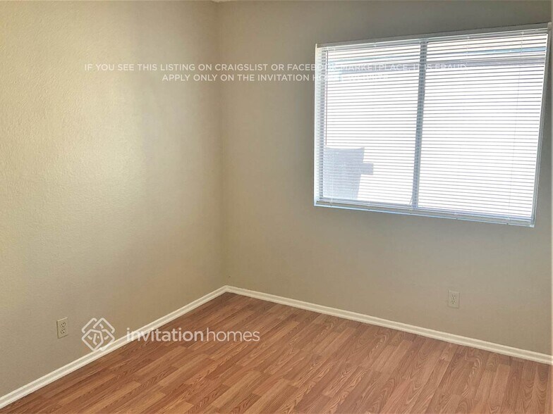 Building Photo - 7250 Topeka Dr