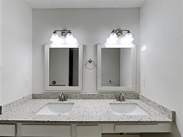Building Photo - 2705 Hidden Springs Dr