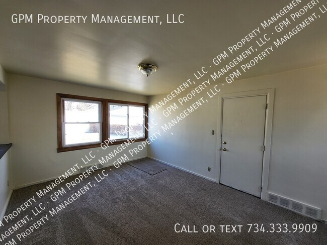 Building Photo - 32256 Oscoda Ct