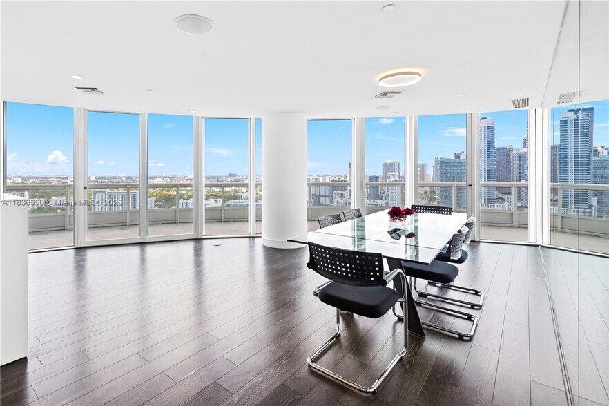 Building Photo - 1643 Brickell Ave