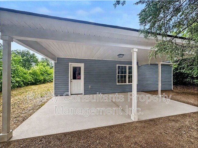 Building Photo - 3248 Chandler St