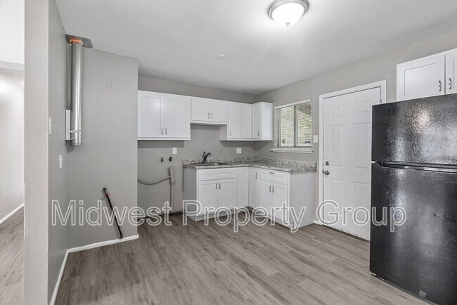 Building Photo - 24 Boles Ave