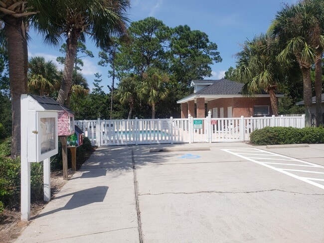 Building Photo - 7160 Blue Jack Dr