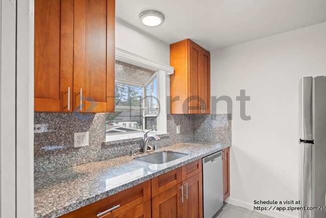 Building Photo - 836 El Camino Real