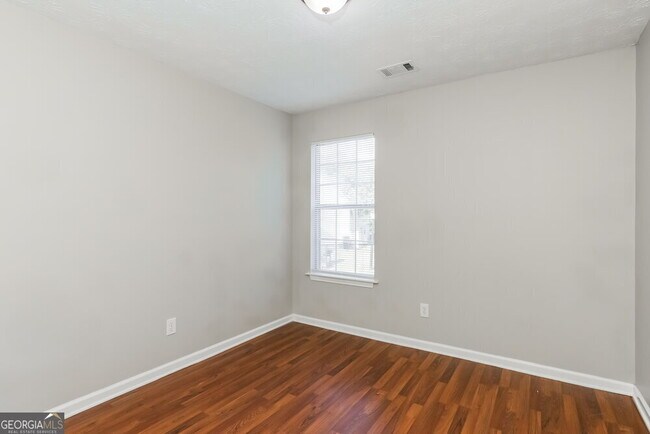 Building Photo - 35 N Greenfield Cir