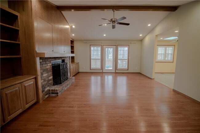 Building Photo - 903 Red Fox Cir