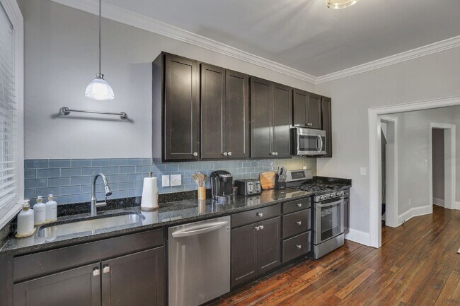 Building Photo - Stunning Restored 4BR Home Steps from Goodale Park & the Short North