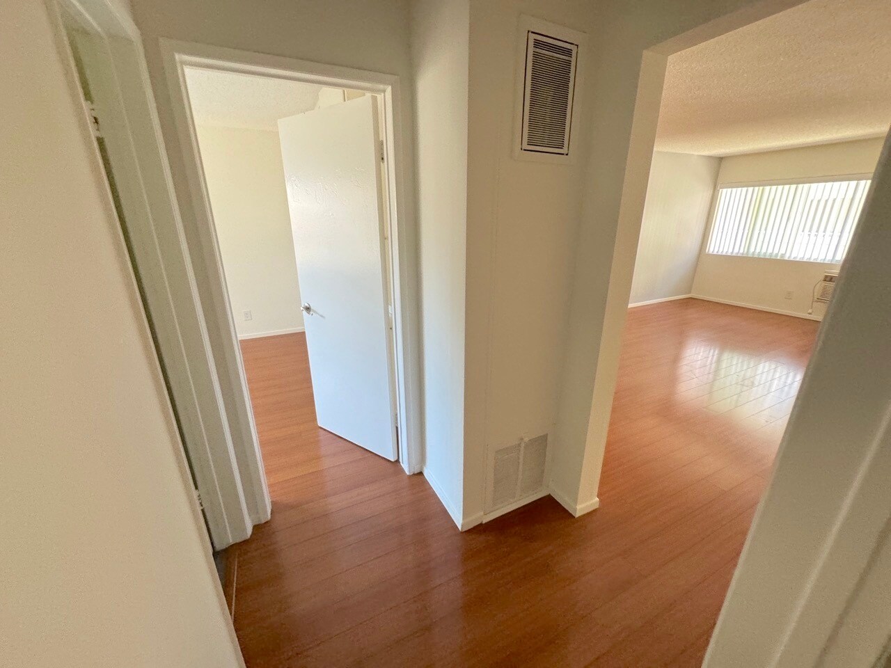 Building Photo - 447 W Elk Ave