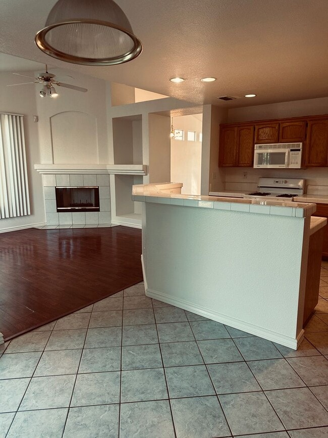 Building Photo - Nice Home For Rent!