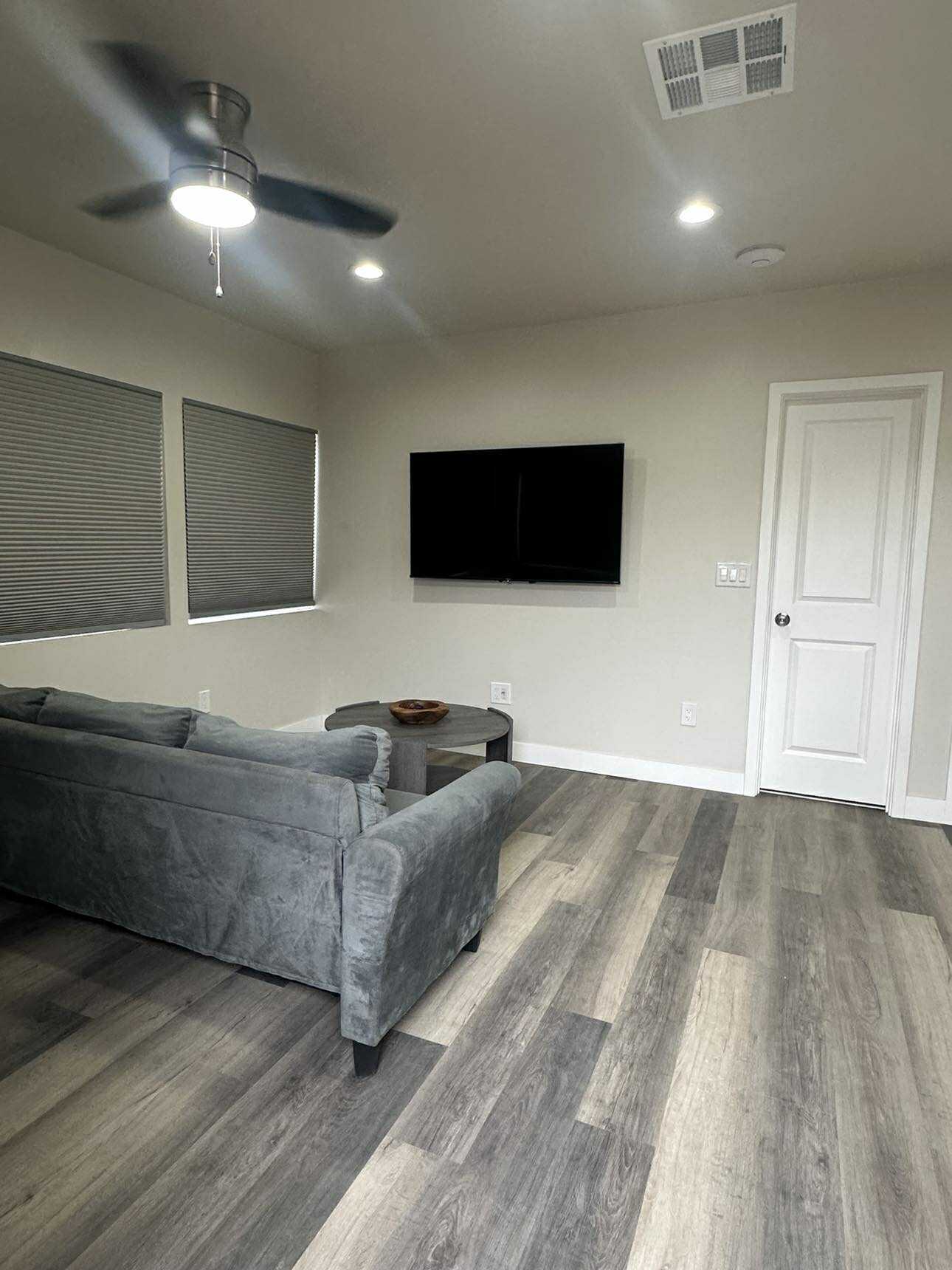 Building Photo - 4760 Voltaire St