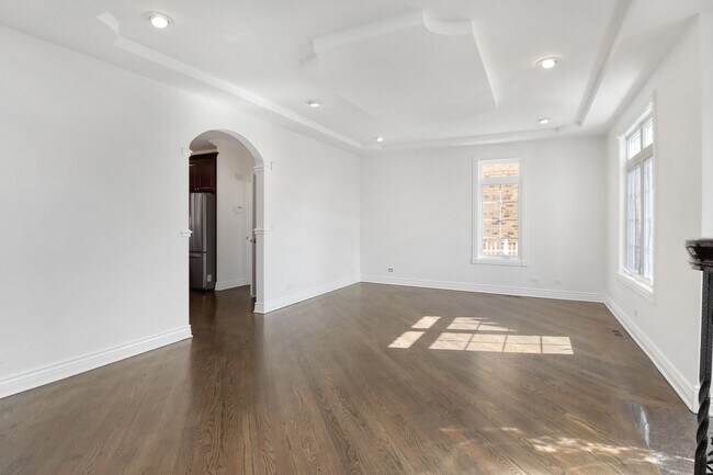 Building Photo - 8105 N Oconto Ave