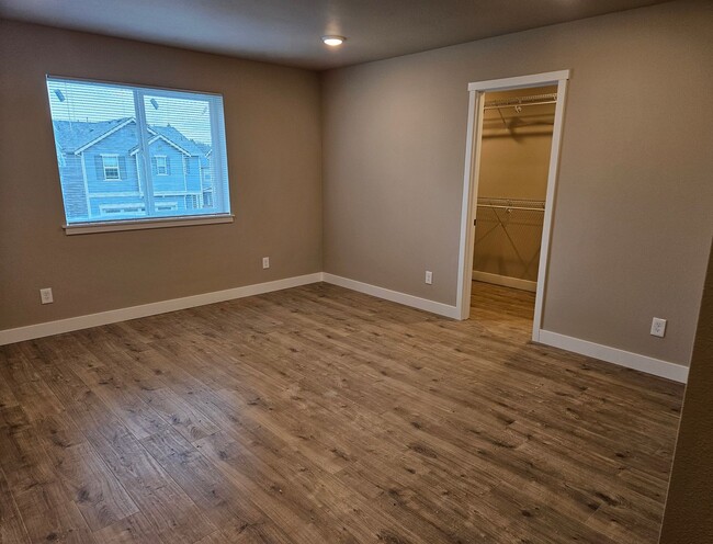 Building Photo - Brand New 4-Bedroom Duplex for Rent in Lacey!