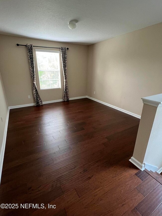 Building Photo - 4586 Temple Lakes Dr