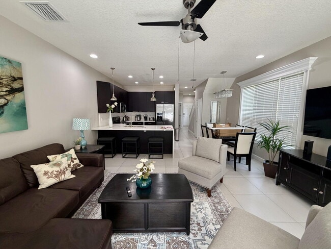 Building Photo - Furnished 3BR Townhome in Clermont