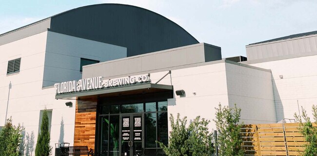 Building Photo - 1941 Tidewater Ct