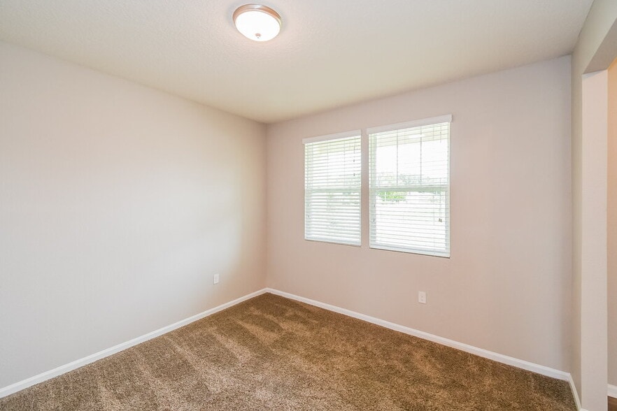 Building Photo - 6737 Sandle Dr