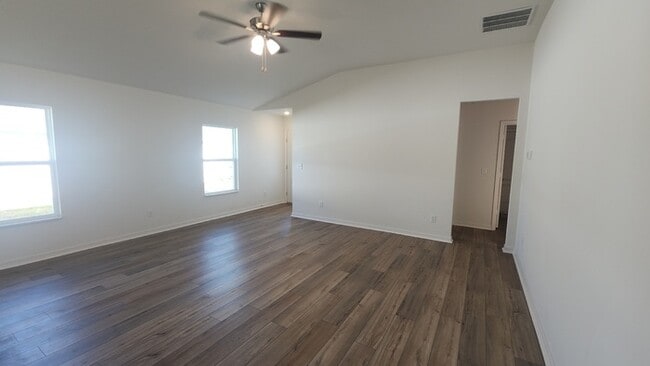 Building Photo - new 3/2 home