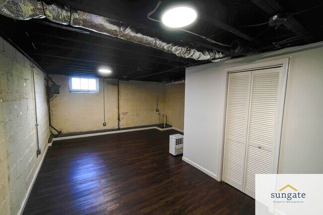 Building Photo - 217 W Edgevale Rd