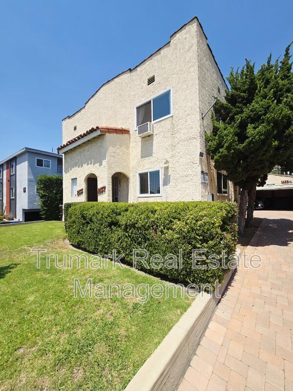 Building Photo - 1457 E Wilson Ave
