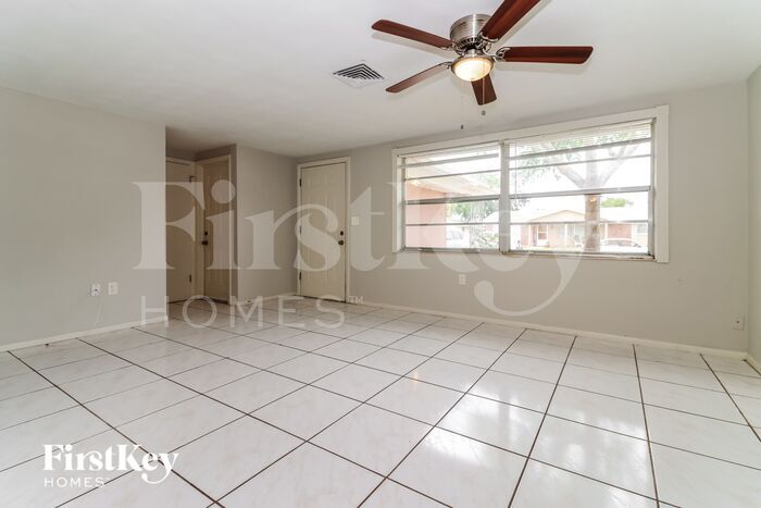 Building Photo - 7240 Rosarian Dr