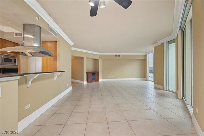 Building Photo - 2877 Paradise Rd