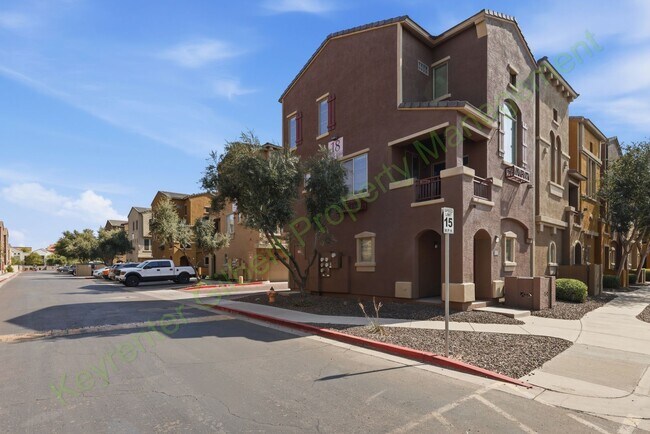 Building Photo - 900 S 94th St