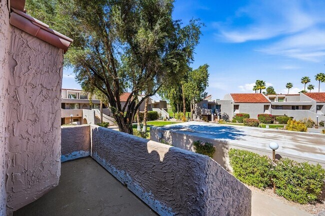 Building Photo - 7340 N Vía Camello Del Norte