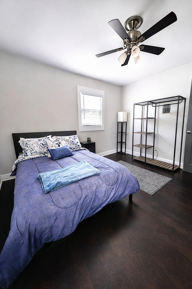 Building Photo - The Bouldercliff Way | Stylish & Convenient Atlanta Room: All-Inclusive Living!