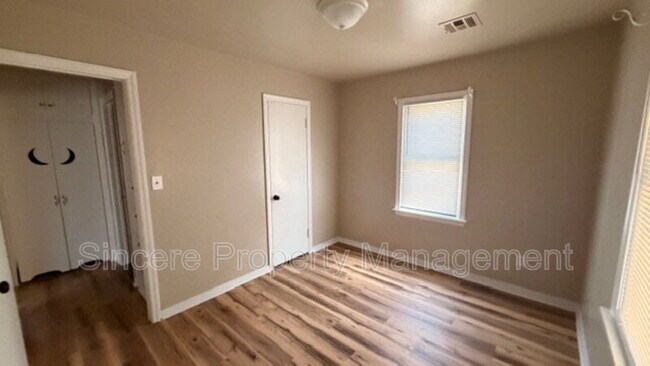 Building Photo - 2904 S Portland Ave