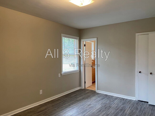 Building Photo - 3719 Bridlewood Dr