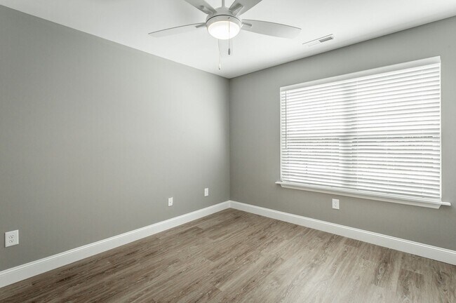 Building Photo - Brand New 4 Bedroom 3.5 Bath