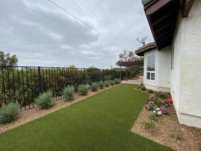 Building Photo - Spacious Home in La Costa with Nice View!!
