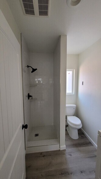 Building Photo - 9948 Bevis Ave