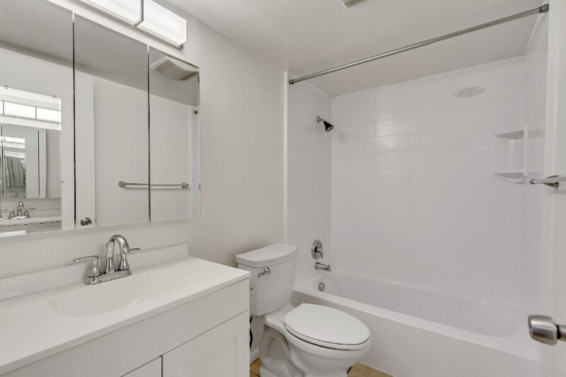 Building Photo - 2111 E 3300 S