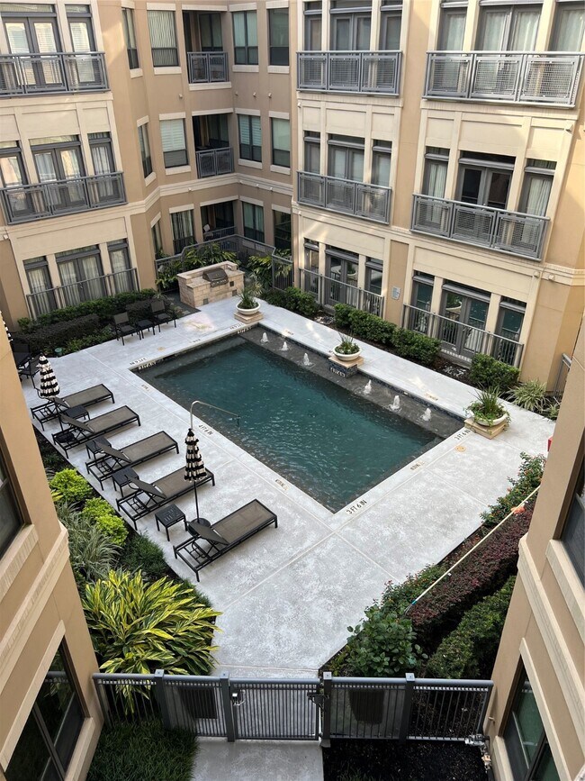 Building Photo - 1901 Post Oak Blvd