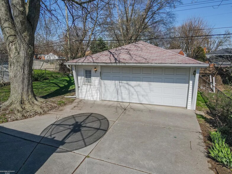 Building Photo - 25100 Marilyn Ave