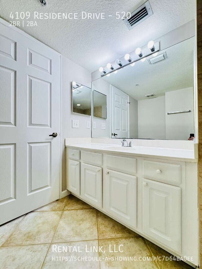 Building Photo - 4109 Residence Drive