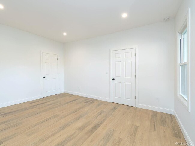 Building Photo - 3 Rams Hill