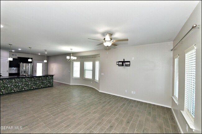 Building Photo - 541 Paseo Modesto Dr