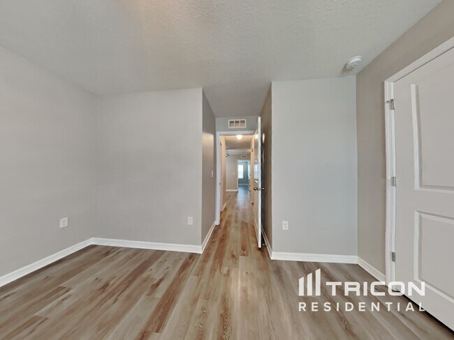 Building Photo - 10111 Mangrove Well Rd