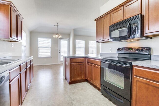 Building Photo - 329 Crosscreek Dr