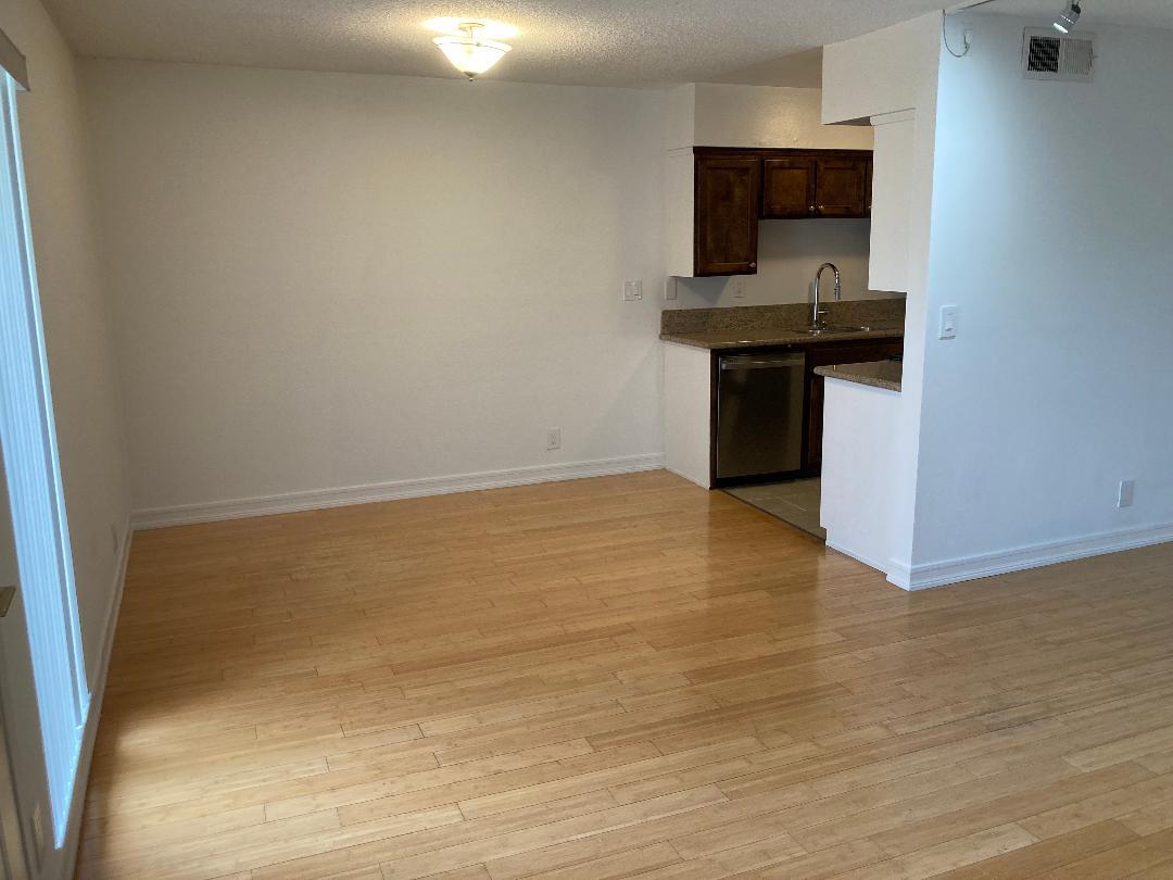 Building Photo - 4660 Coldwater Canyon Ave