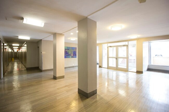 Building Photo - 2750 Homecrest Ave