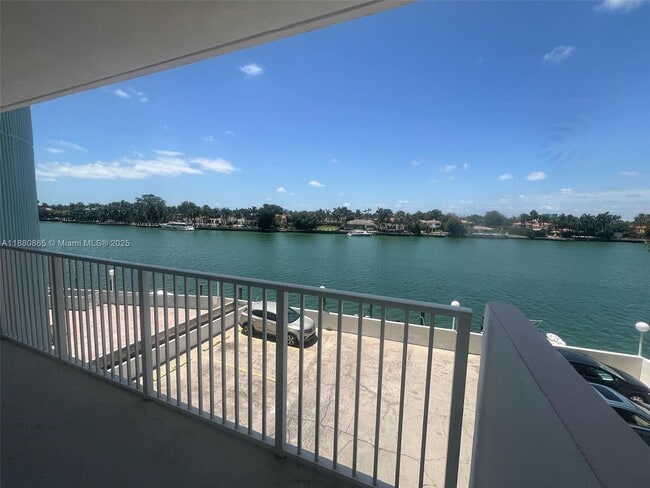 Building Photo - 5838 Collins Ave