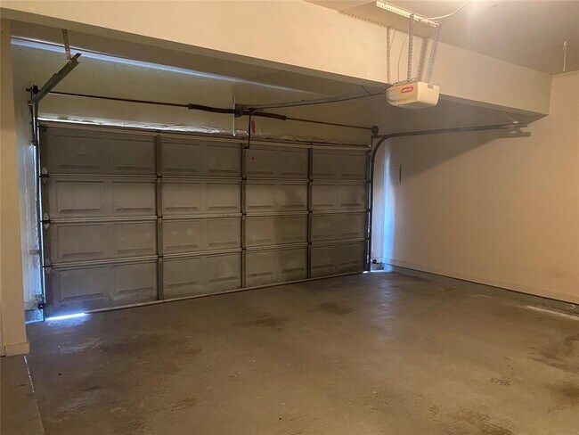 Building Photo - 7447 Cambridge St