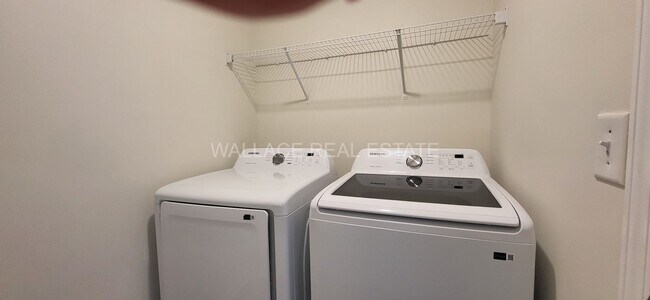 Building Photo - FIVE BEDROOM HOUSE IN FARRAGUT/HARDIN VALLEY AREA!!