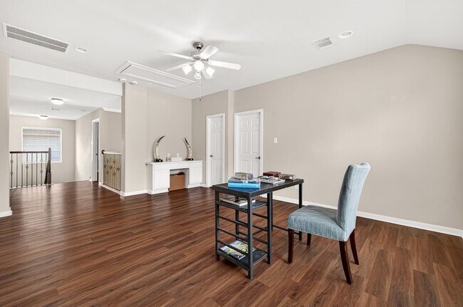 Building Photo - 111 S Rocky Point Cir